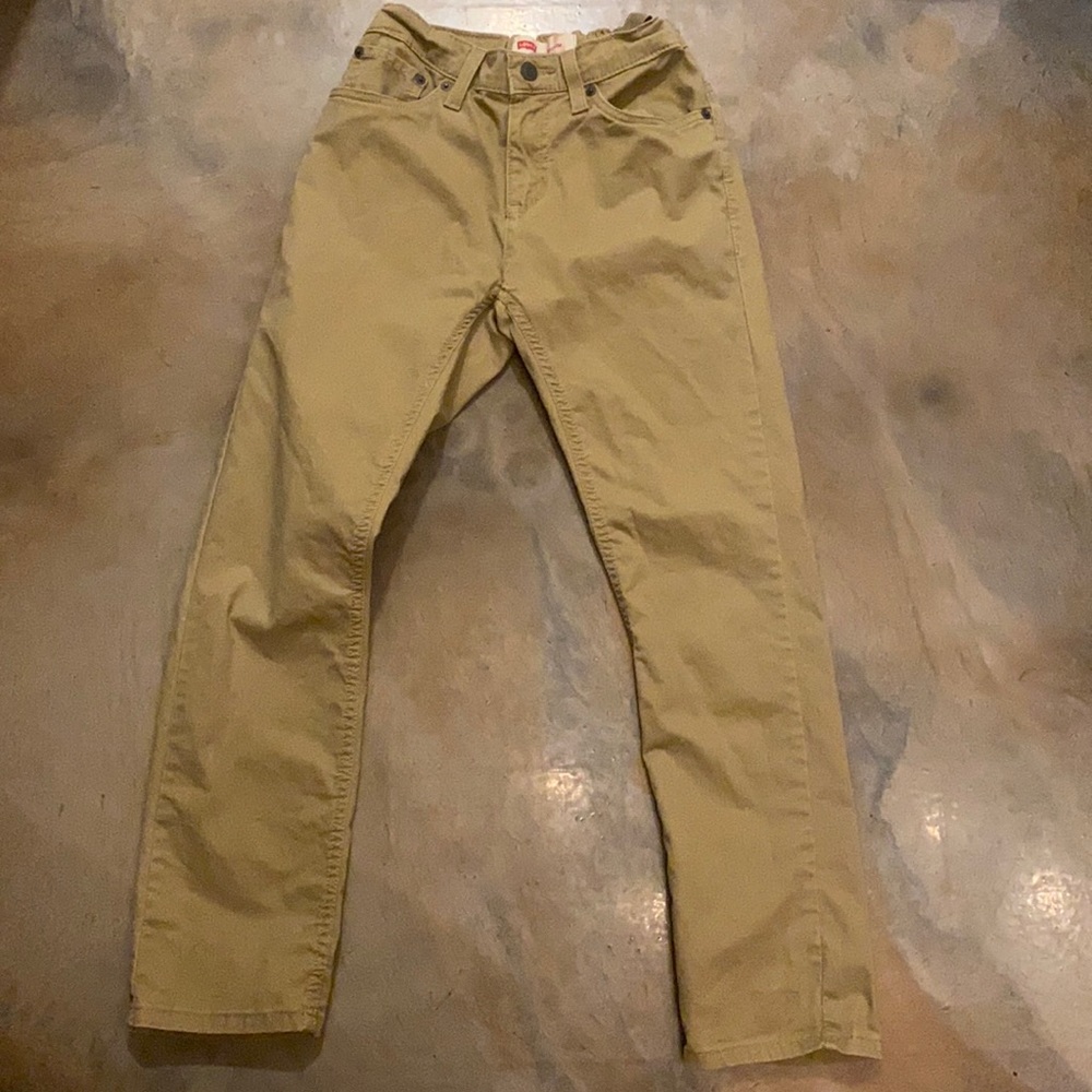 Boys Tan Levi’s, size 12, 26 x 26